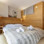 Grand Roc - Campanules 403 - Happy * Chamonix